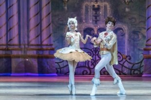 Сцена из спектакля «Спящая красавица».